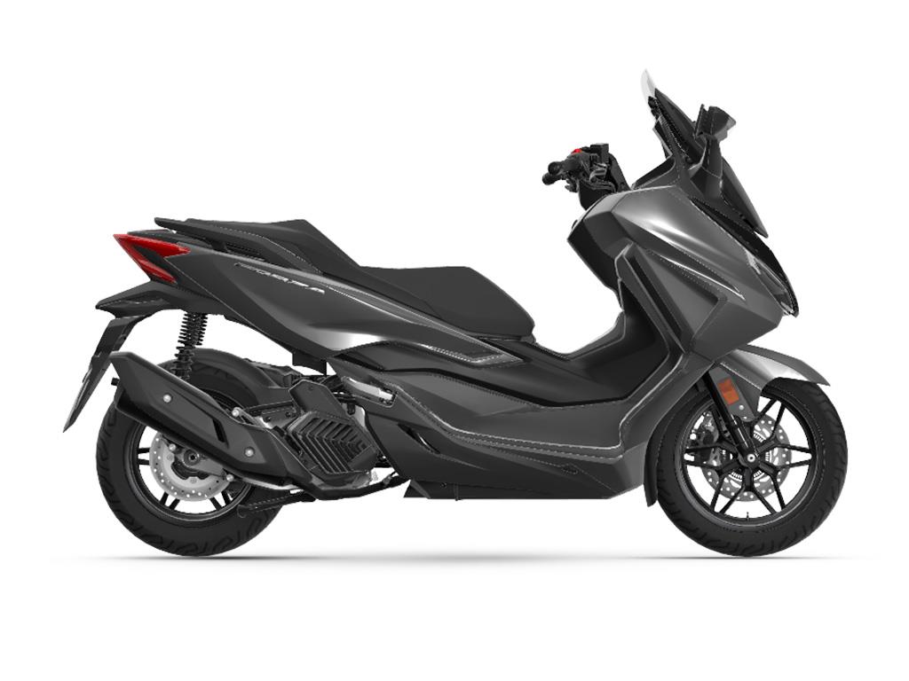 HONDA FORZA 125CC motorcycle rental in London, Catford, Tooting and Sutton
