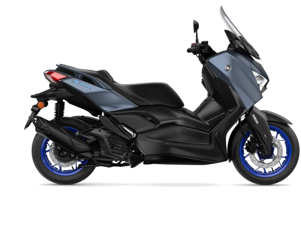 YAMAHA XMAX 125CC motorcycle rental in London, Catford, Tooting and Sutton
